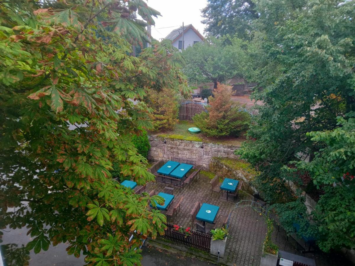 Hotel U Zeleného Stromu Hřensko Esterno foto