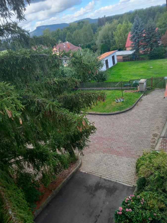 Hotel U Zeleného Stromu Hřensko Esterno foto