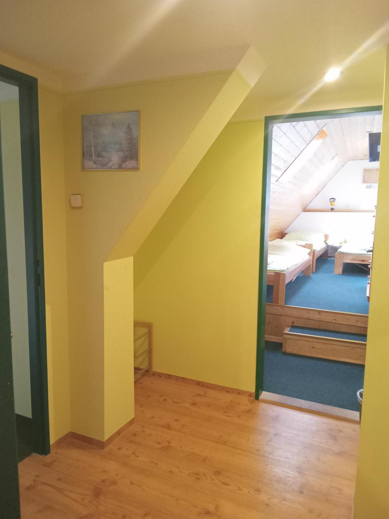 Hotel U Zeleného Stromu Hřensko Esterno foto