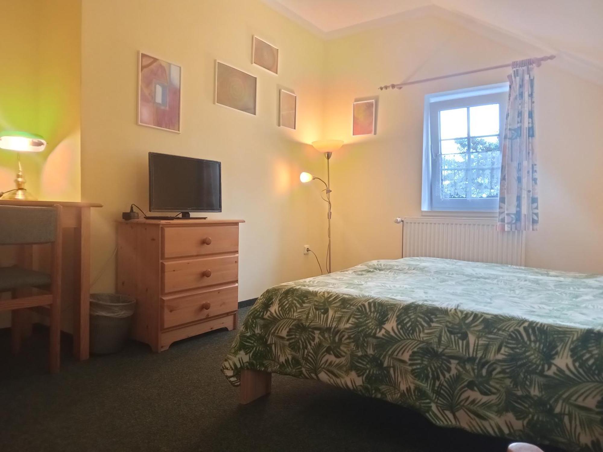 Hotel U Zeleného Stromu Hřensko Esterno foto